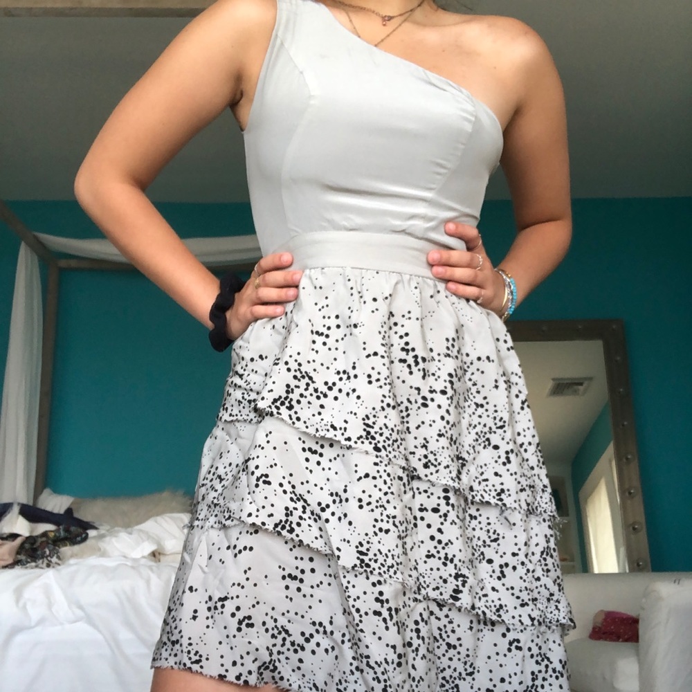 One shoulder gray dress